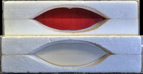 Tomaso Binga (Bianca Pucciarelli Menna), Bacio indelebile, 1960, collage, plastica Tomaso Binga (Bianca Pucciarelli Menna), Bacio indelebile, 1960, collage, plastica