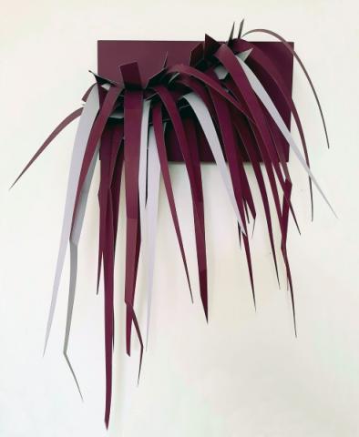 Licia Galizia, Nel viola,  2019, legno, vernice, fasce di politene verniciate, base tavola cm 30x50,  fasce 100x 60 x30 cm