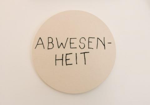 Adelaide Cioni, Abwesenheit, 2016, ricamo su tela, cm 35 