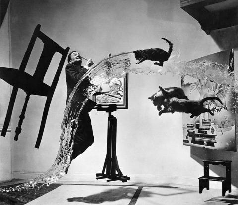 Dalí Atomicus, con Salvator Dalí, Stati Uniti, 1948, © Philippe Halsman Archive 2023  image rights of Salvador Dali reserved Fundacio Gala-Salvador Dali