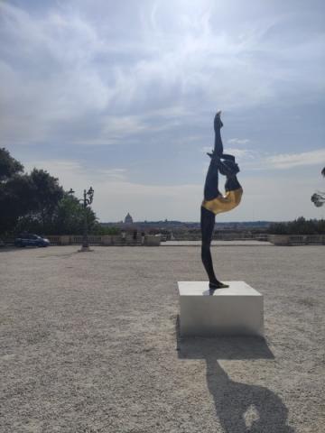 Carole A. Feuerman installazione sculture al Pincio