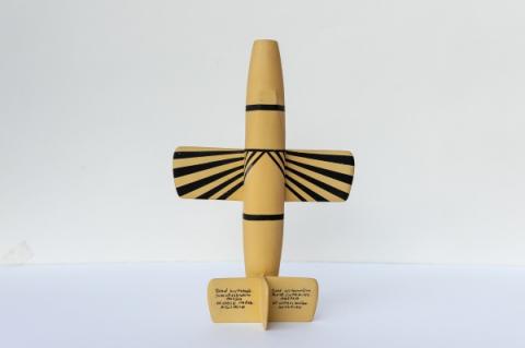 Maurizio Mochetti, Camouflage Pinguino, 1987, aereo in resina, 22x15x5 cm 